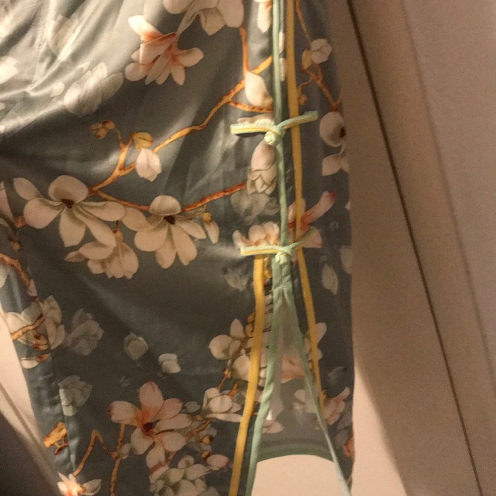 Cheongsam - Picture 3 of 3